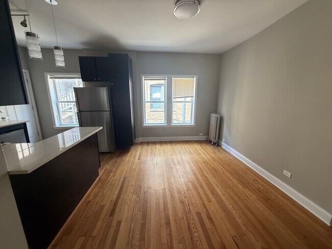 Foto del edificio - 836 E 53rd St
