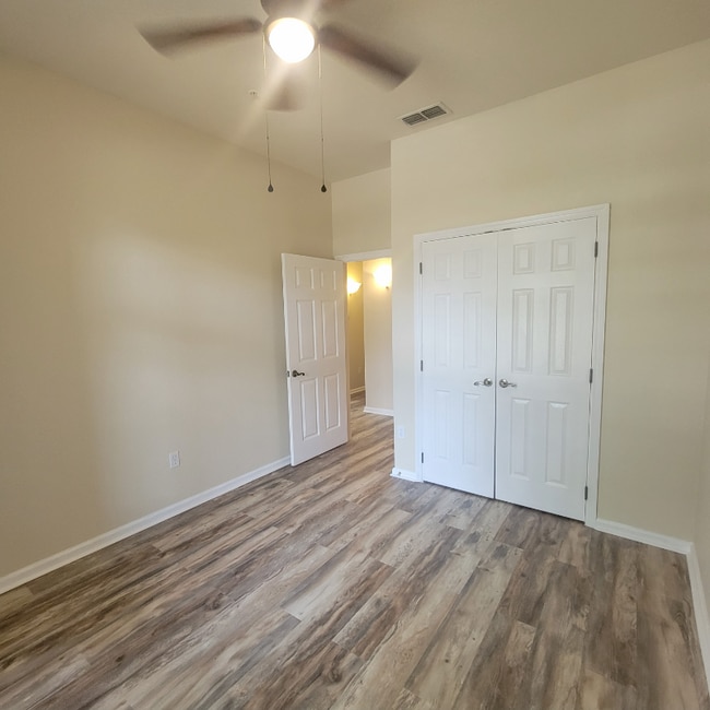 Foto del edificio - 3351 Whitestone Cir