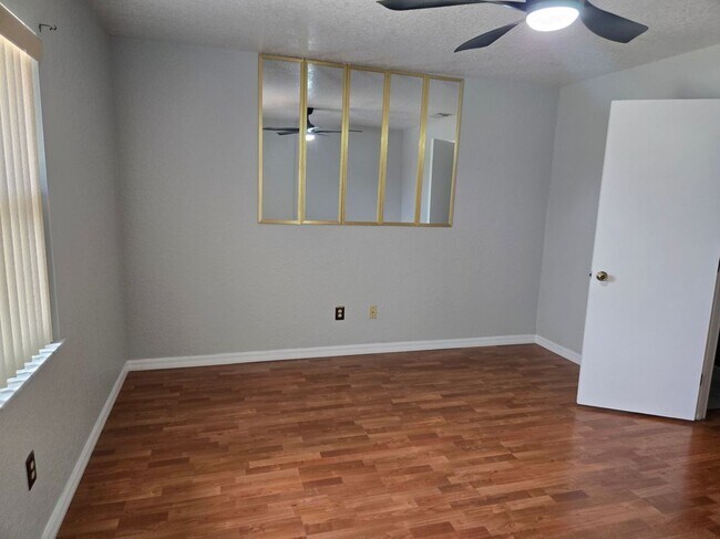 Foto del edificio - 4870 SW 147 Loop