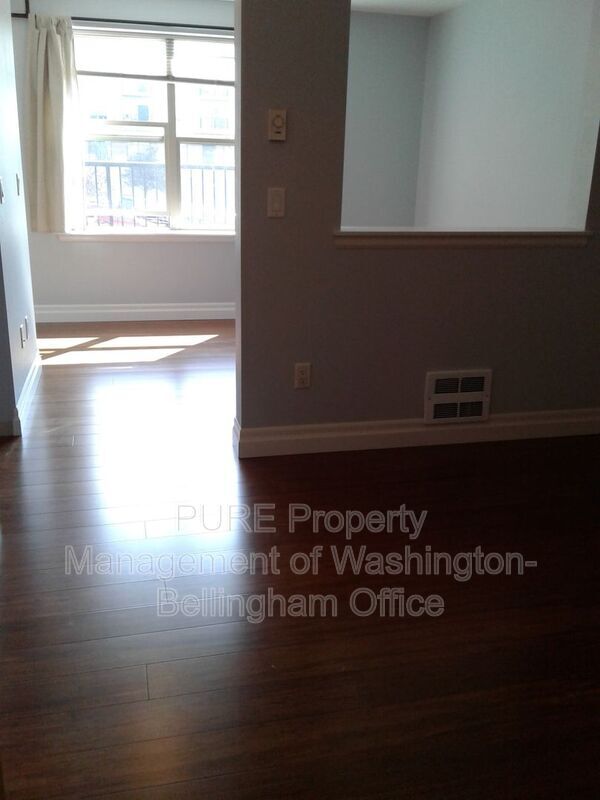 Building Photo - 960 Harris Ave