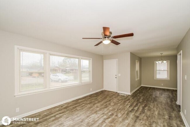 Foto del edificio - 1326 Berry Hill Rd, Bessemer, AL 35020