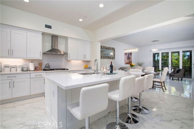Building Photo - 1523 Doheny Way