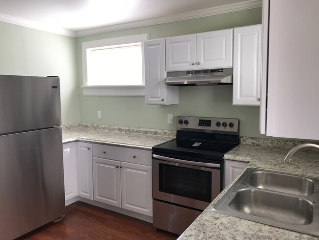 Building Photo - 160 Sly Ave