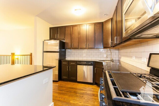Foto del edificio - 5058 N Winchester Ave