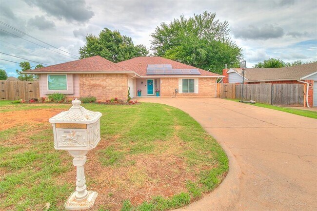 Building Photo - 100 3 Oaks Dr