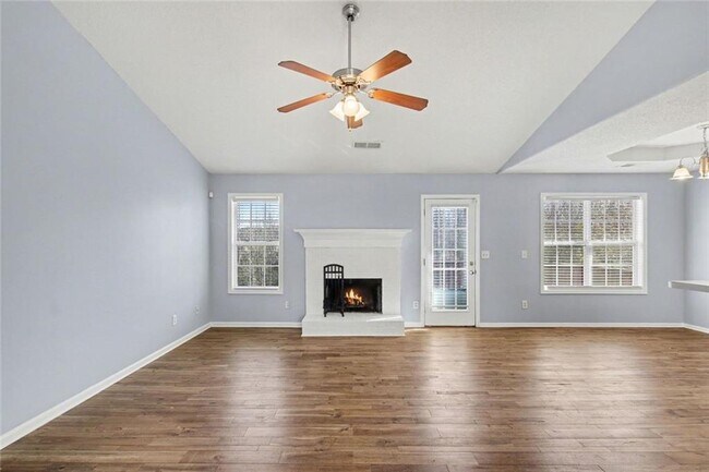 Foto del edificio - 843 Brandon Dr