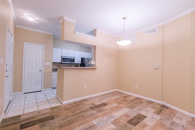 Building Photo - 1330 Old Spanish Trl