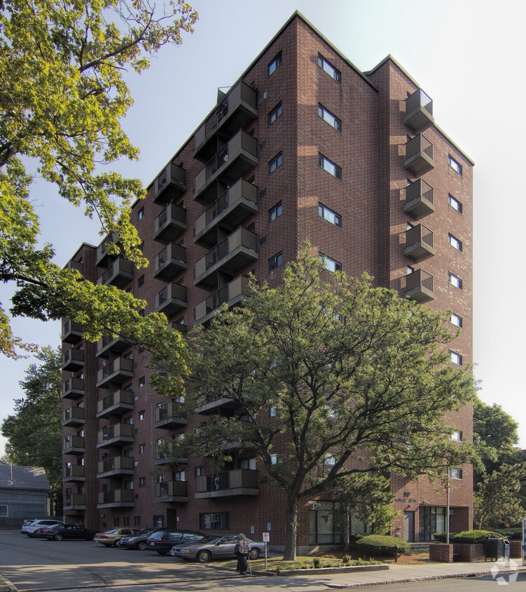 Primary Photo - Walnut St Apartments