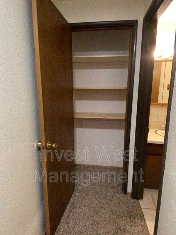 Building Photo - 3707 Sunset Way