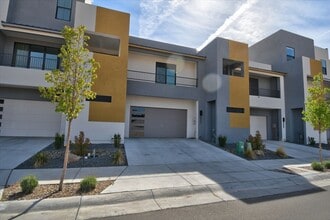 Building Photo - 4352 Wymont Circle NE