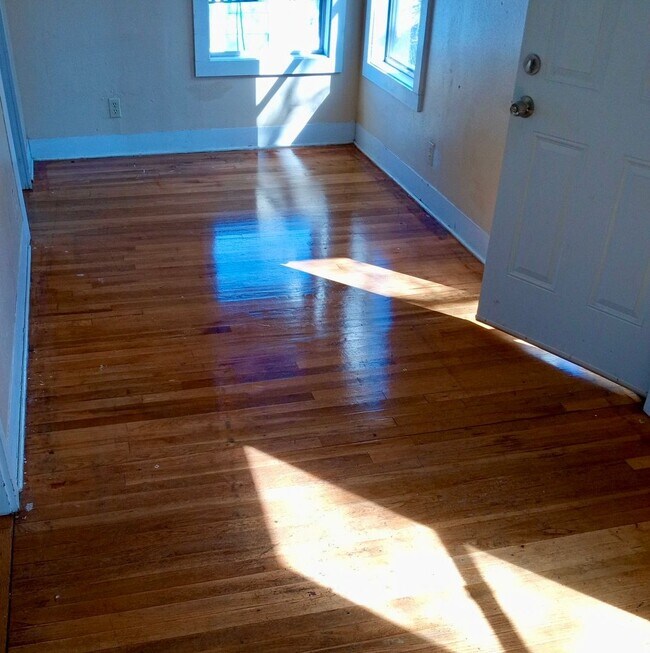 Foto del edificio - 3203 1/2 Darien St