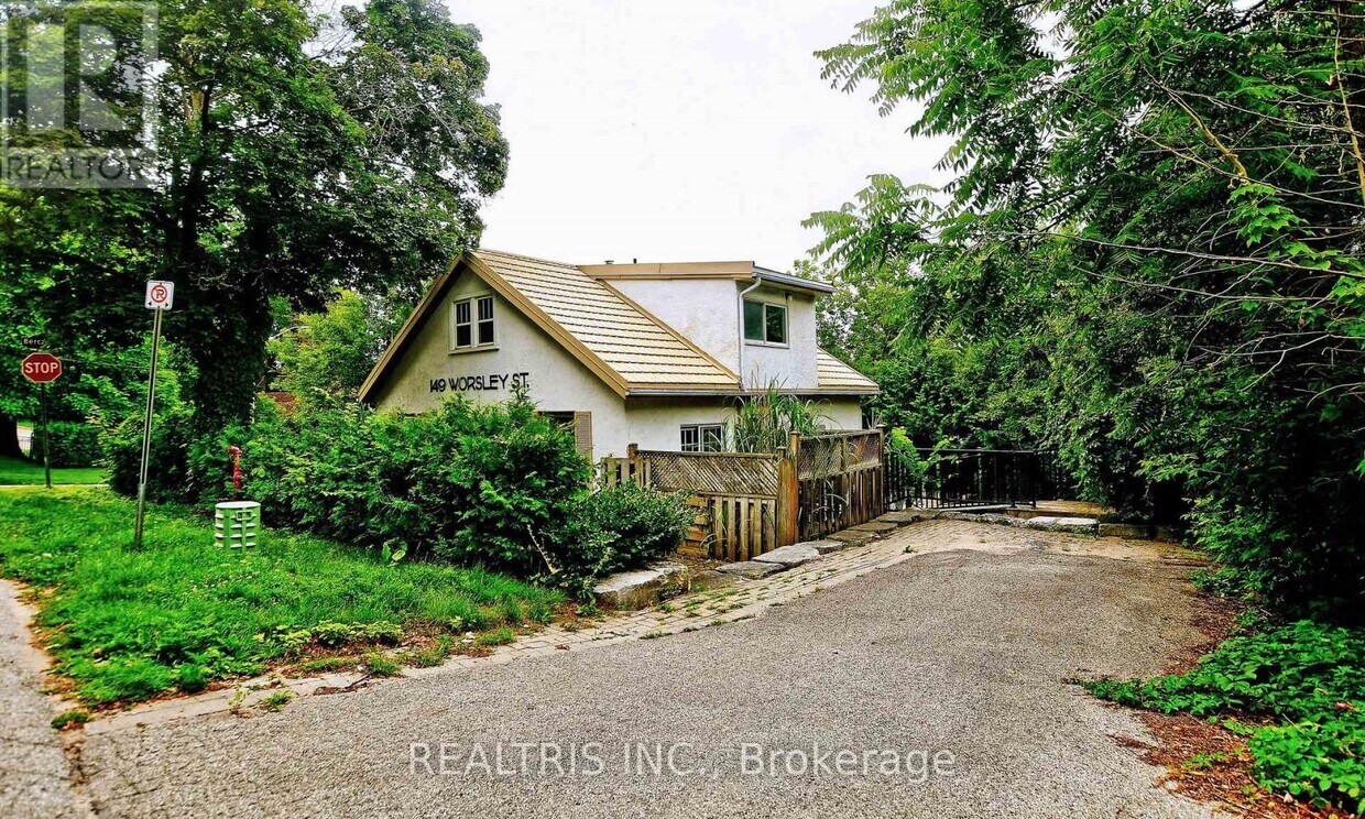 Primary Photo - 149 Worsley St