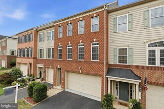 Building Photo - 21253 Park Grove Terrace
