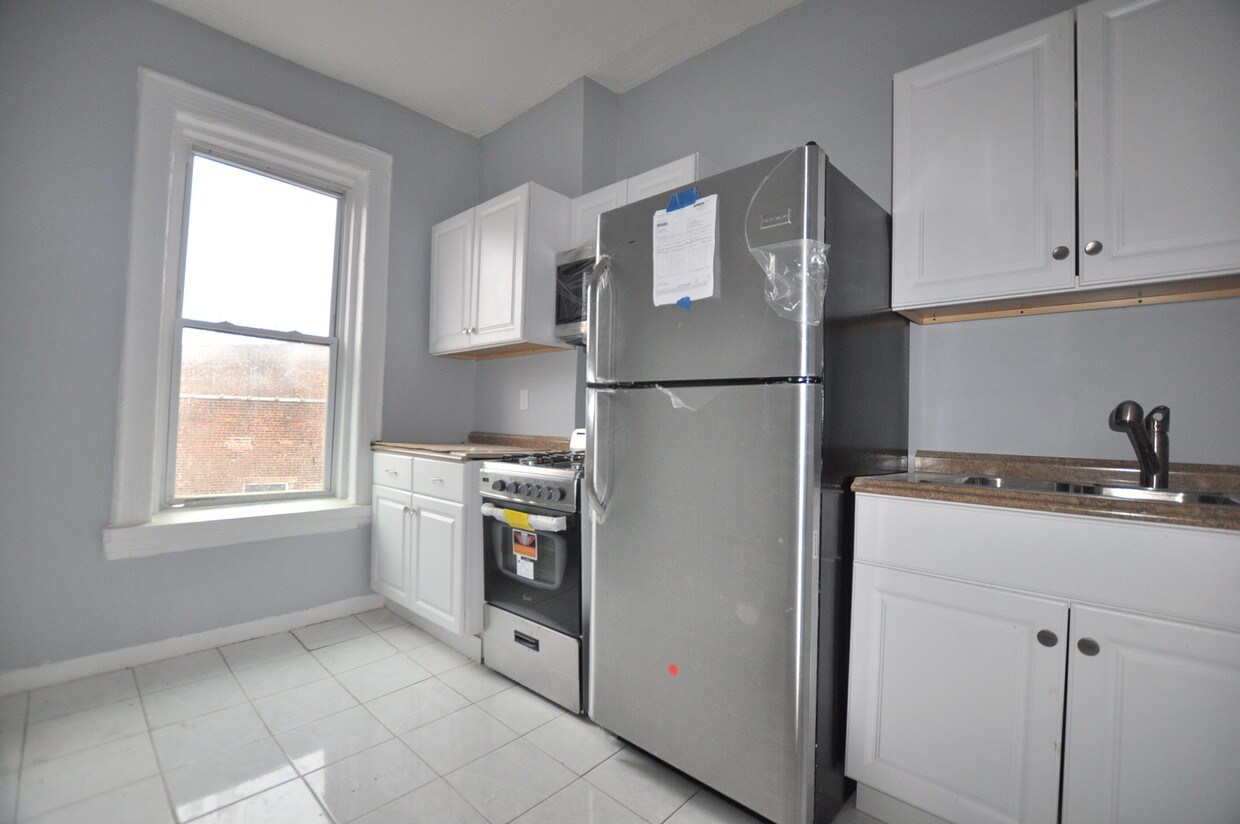 Primary Photo - 1389 Flatbush Ave