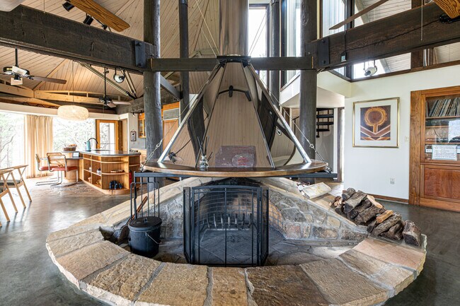 Foto del edificio - 1816 Bear Spgs Wy