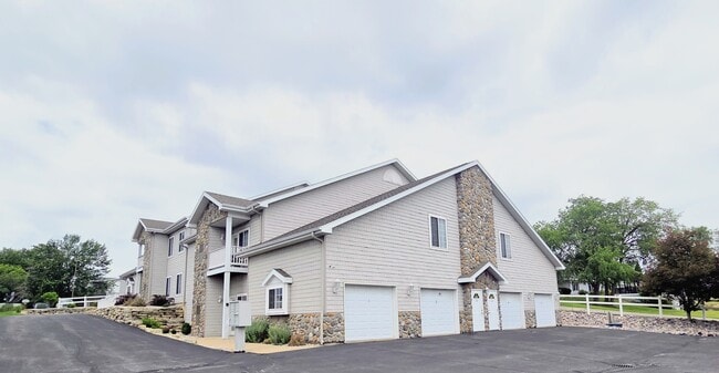 Exterior - 6 Pluim Dr