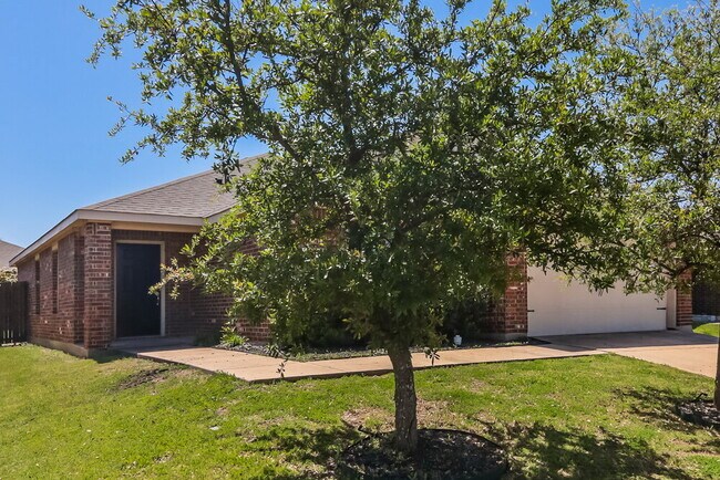 Building Photo - 1611 Sorghum Dr