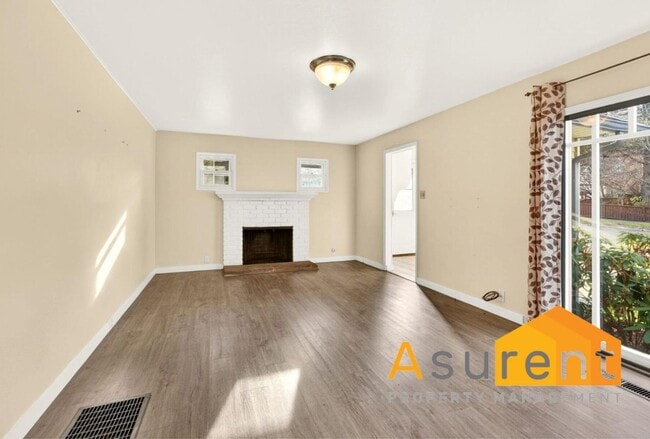 Building Photo - 270 Morton