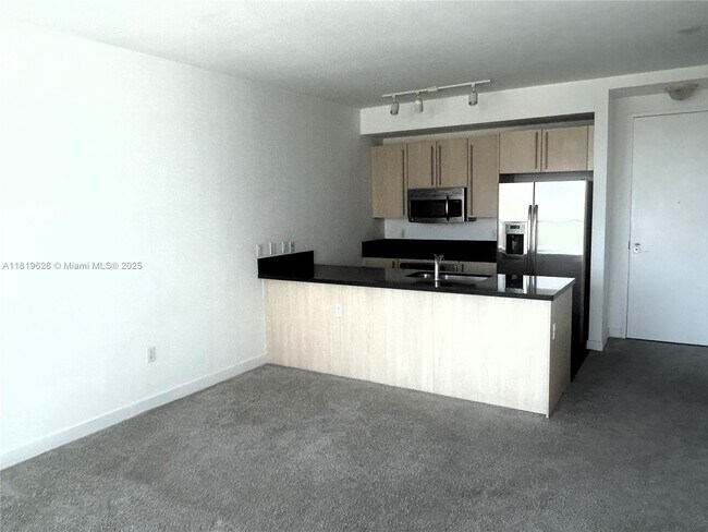 Foto del edificio - 79 SW 12th St