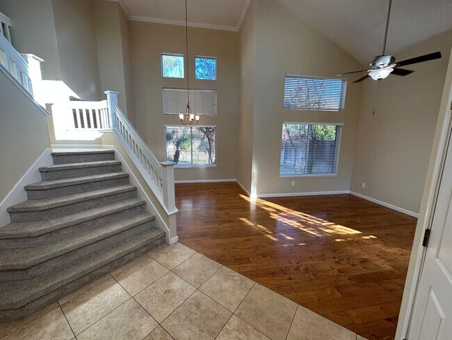 Building Photo - Beautiful 3 Bedroom, 2.5 Bath Antioch Home...