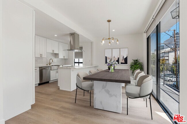 Foto del edificio - 9191 Charleville Blvd