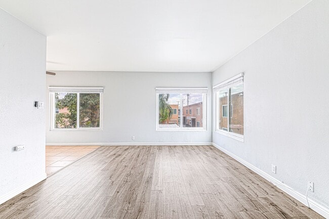 Foto del edificio - 731-745 Orange Avenue