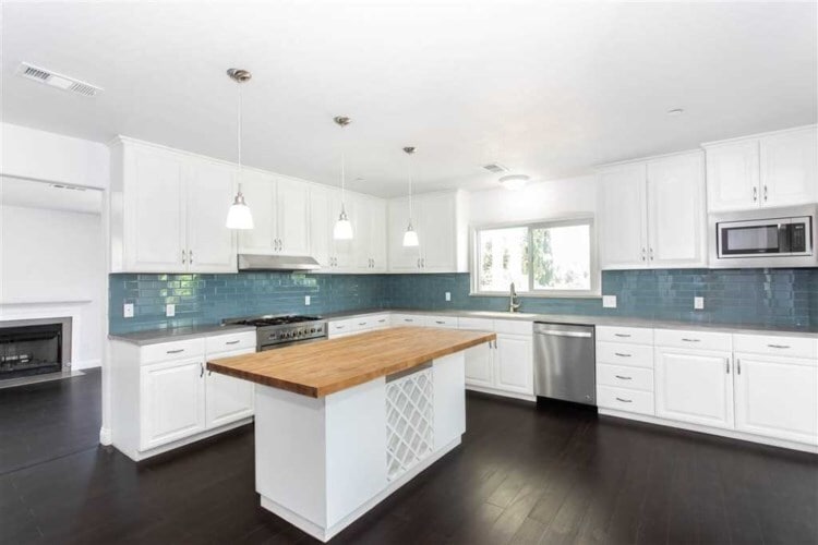 Kitchen - 259 E Crescent Ave