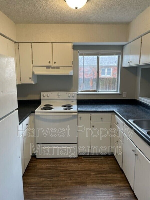 735 Westhaven Dr, Newton, KS 67114 Condo for Rent in Newton, KS