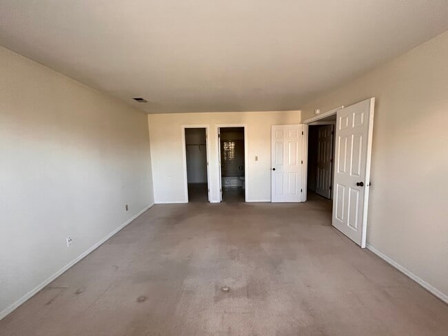 Building Photo - 1332 Holgate Dr