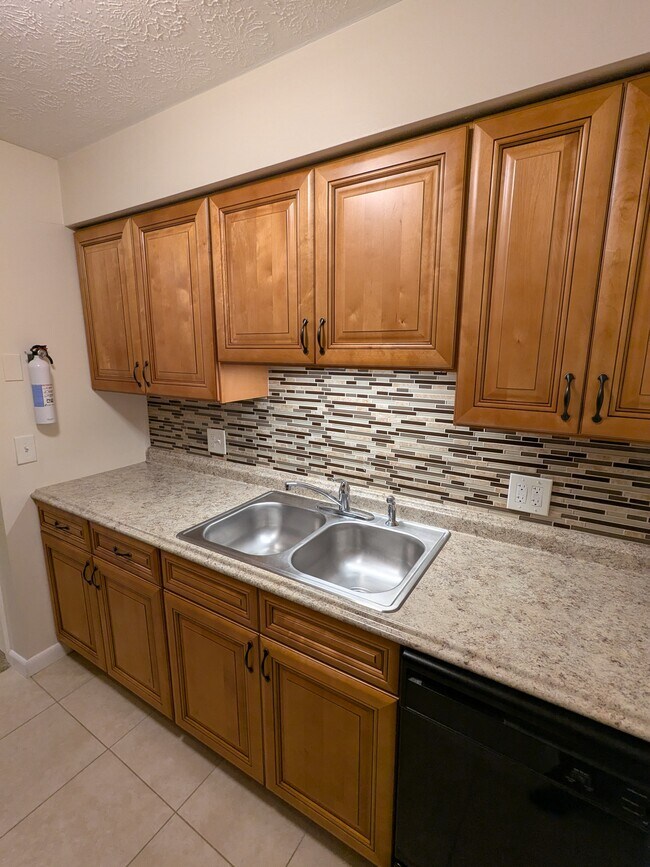 Foto del edificio - 2207 Spring Park Rd