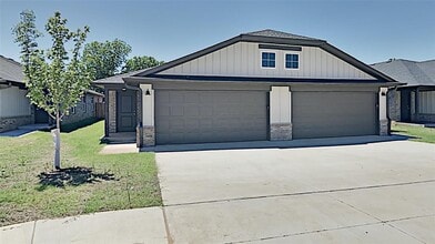 Building Photo - 11205 Howard Dr