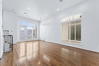 Building Photo - 120 Pierce St