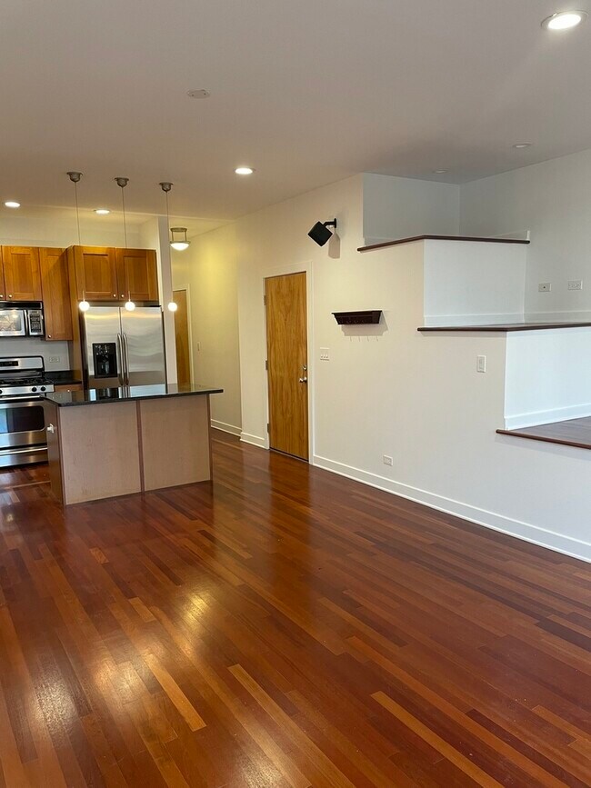 Foto del edificio - 1024 N Honore St