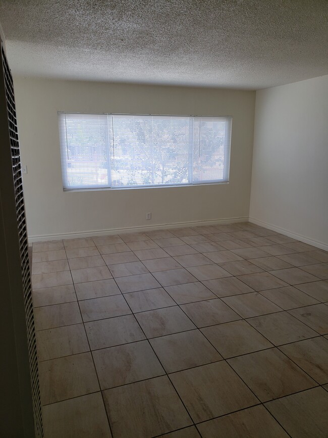 Foto del edificio - 1010 Wallgreen St