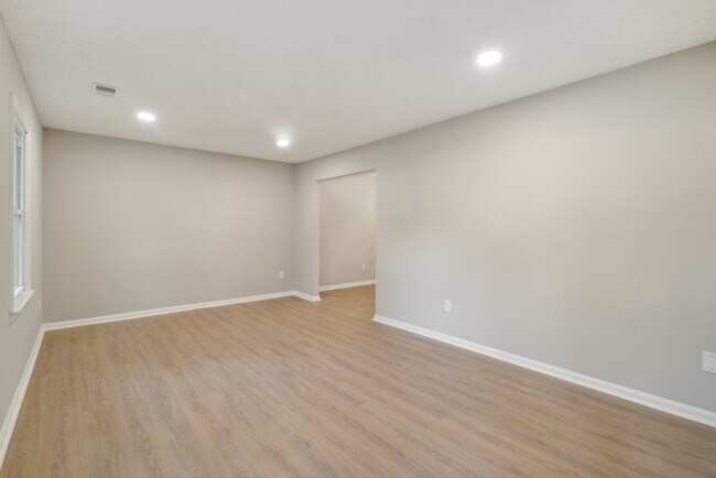 Foto del edificio - Amazing Opportunity to rent this charming ...
