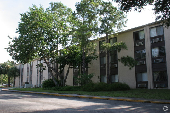 Building Photo - Oceanside Estate Apartments