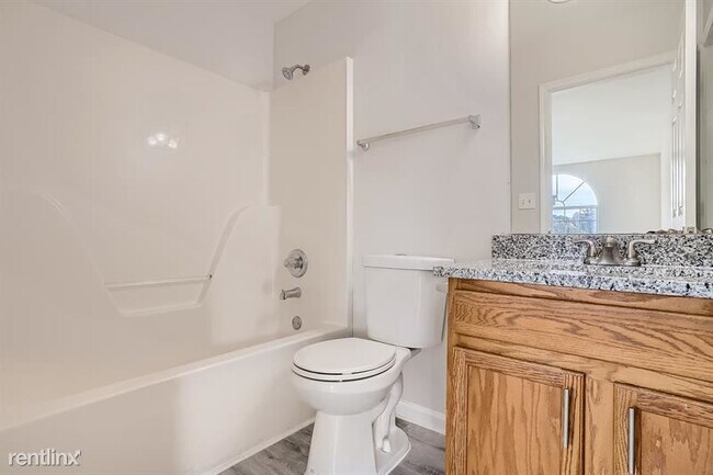Building Photo - 5 br, 3.5 bath House - 141 Wood Way UNIT