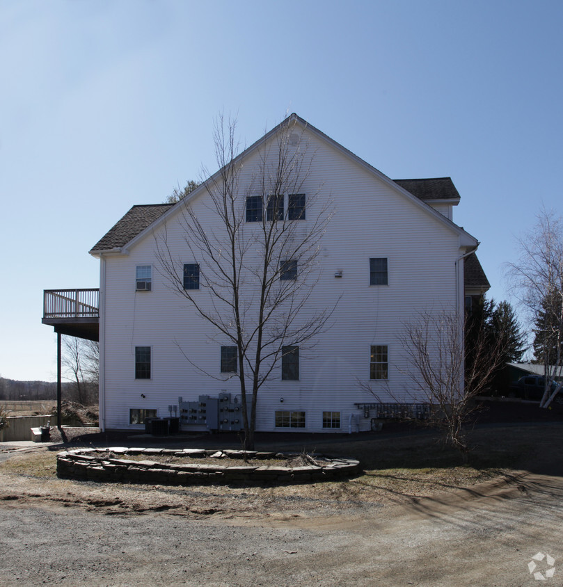 Building Photo - 44 Belchertown Rd