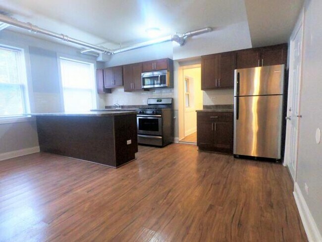 Foto del edificio - 2 bedroom in Chicago IL 60625