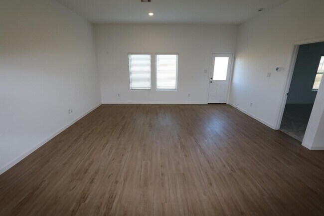 Building Photo - 27030 Breakaway Ln