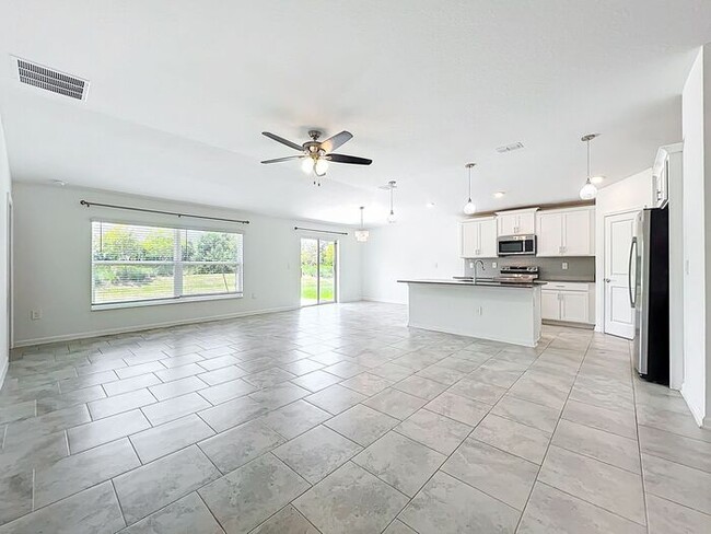 Foto del edificio - 4/2 Groveland Home with Solar Panels