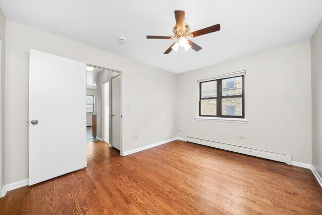 Building Photo - Top Floor 1 Bedroom near St. Francis Hospi...