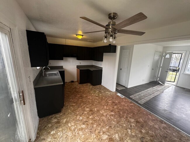 Foto del edificio - 3 bed/ 1 Bath