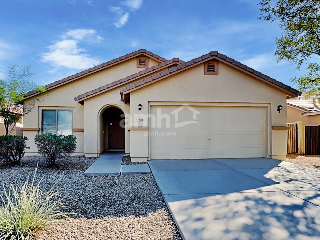 Foto principal - 2661 E Desert Rose Trail