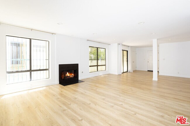 Foto del edificio - 1738 S Bentley Ave