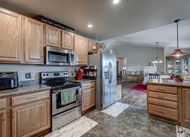 Foto del edificio - 22835 Gateway Dr