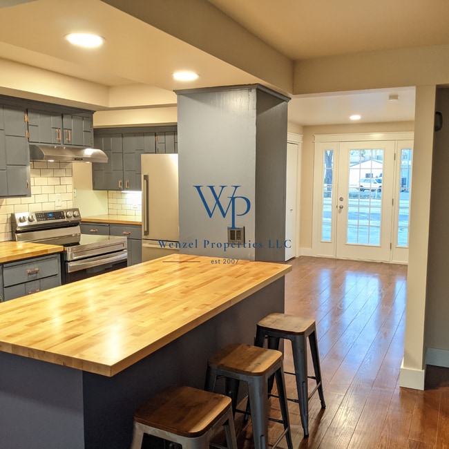 Kitchen - 165 Lincoln St