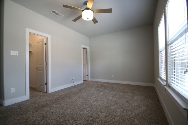 Building Photo - 209 Stewart Bend Ct