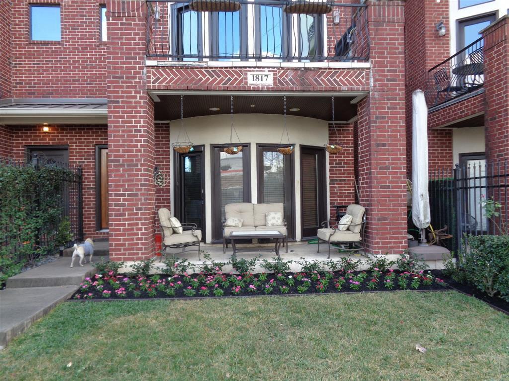 Primary Photo - 1817 Houston Ave