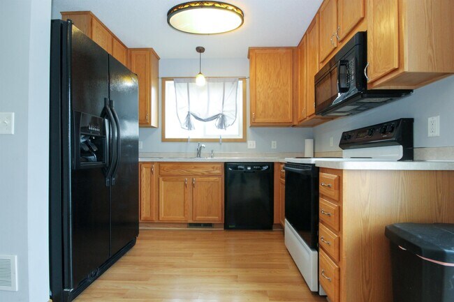 Building Photo - 15529 Flyboat Ln